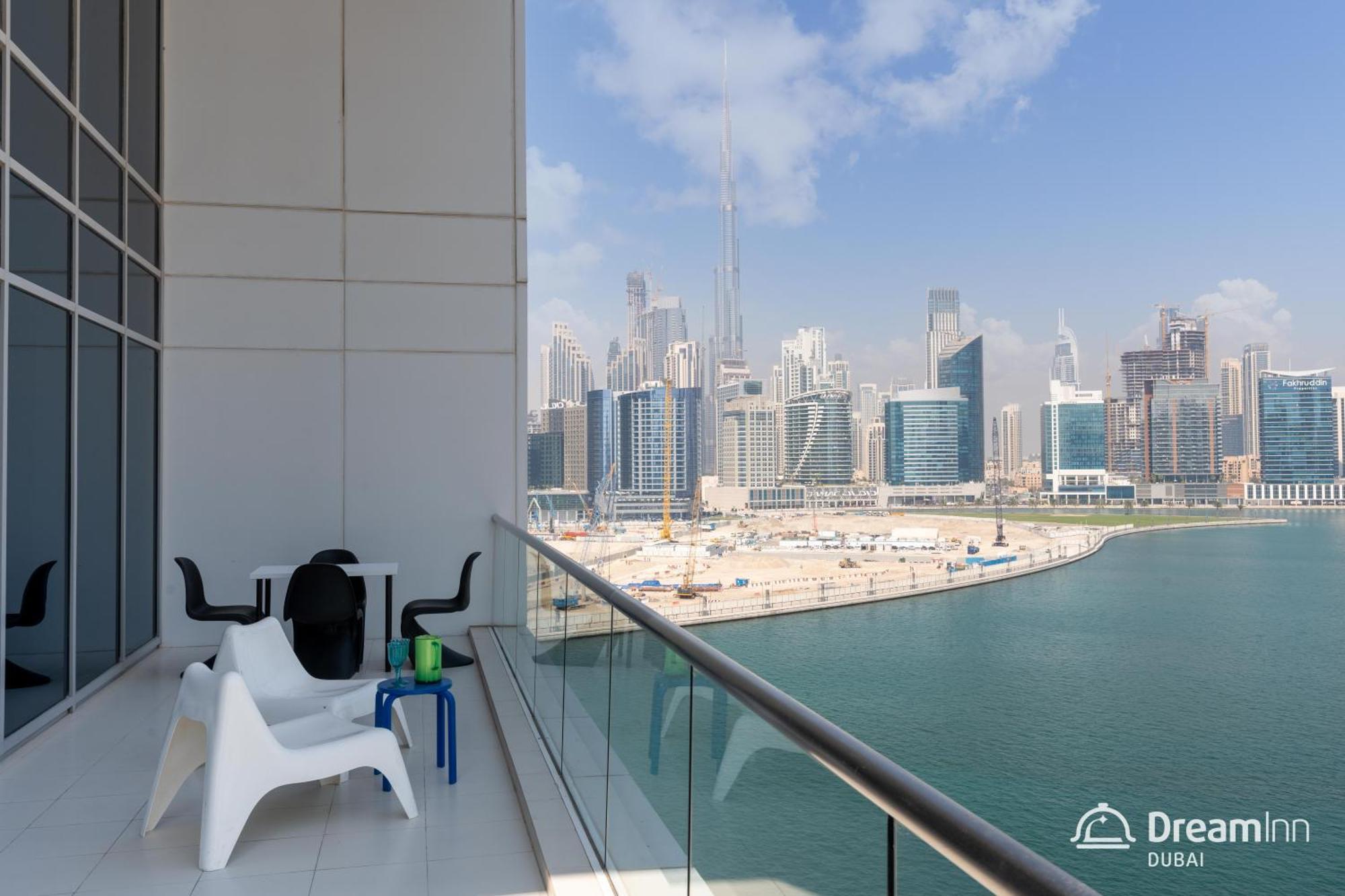 Dream Inn Apartments- West Wharf Tower Canal View Дубай Экстерьер фото